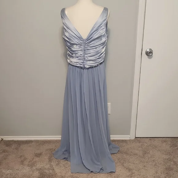 Patra Ellegant Blue Formal Dress - Picture 5 of 5